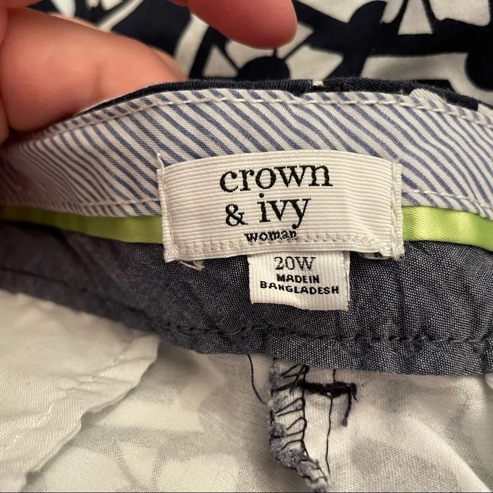 Crown & Ivy Black and White Geometric Women's Shorts 20W - Picture 6 of 6